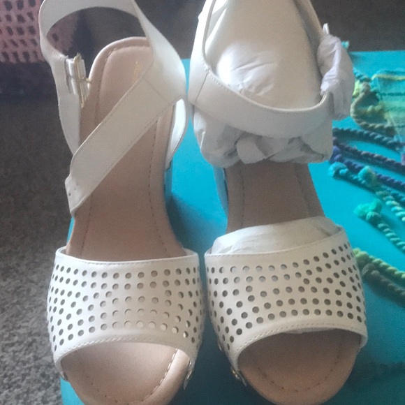 Heels - Picture 1 of 2